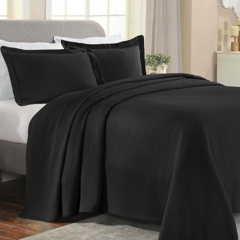 Superior Superior Solitaire Waffled Matelassé Bedspread Set with Shams