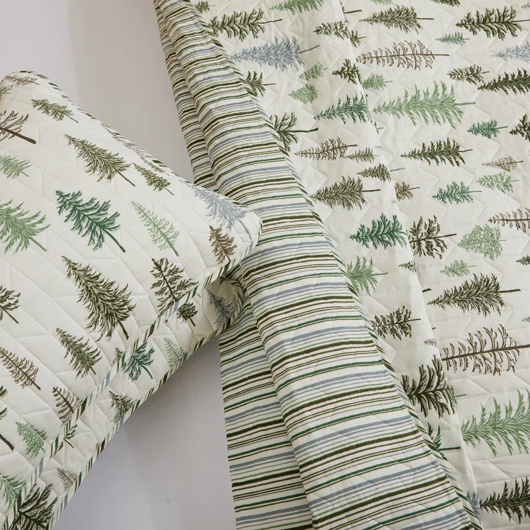 FreshFolds Green Forest Reversible Lodge Quilt Set with Shams