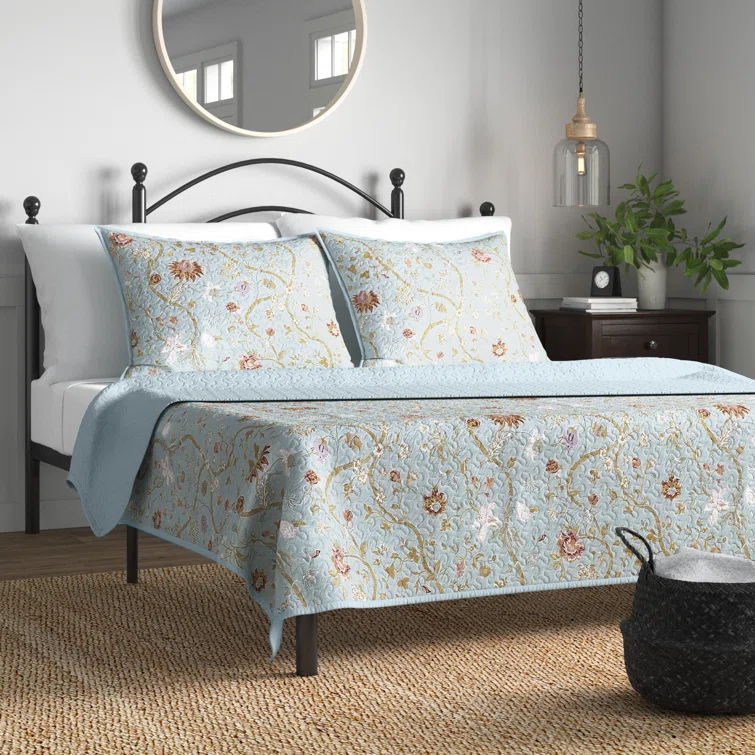 Style 212 Bedford Farmhouse / Country Cotton Blend Floral Quilt Set