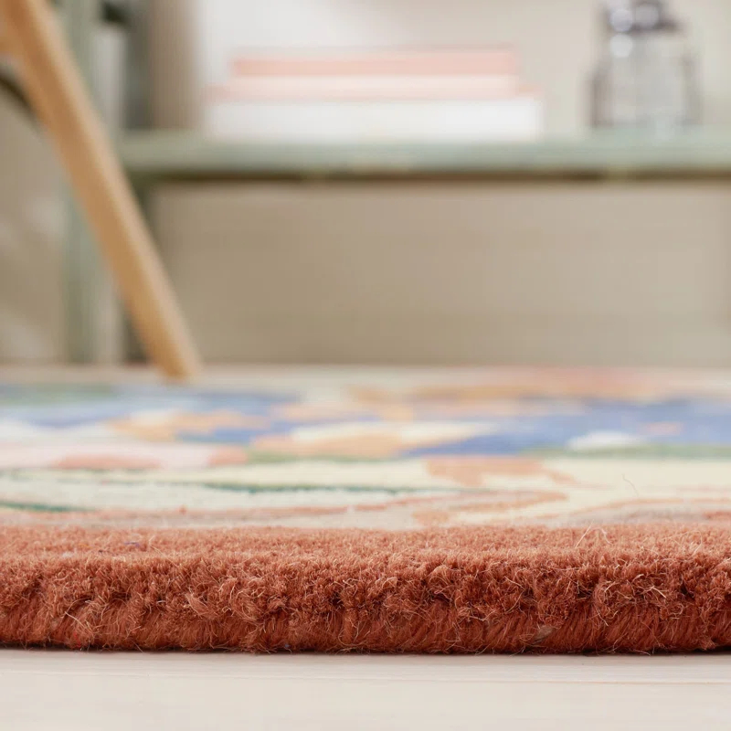 Safavieh Novelty Hand Tufted Wool Animal Print Rug