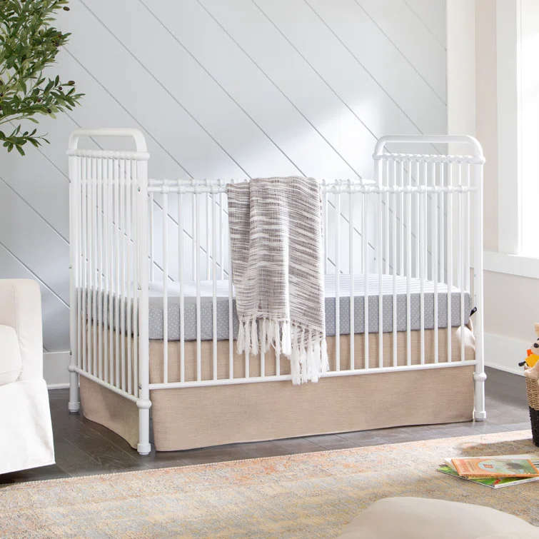 Abigail Greenguard Gold Certified 3 -in-1 Convertible Crib