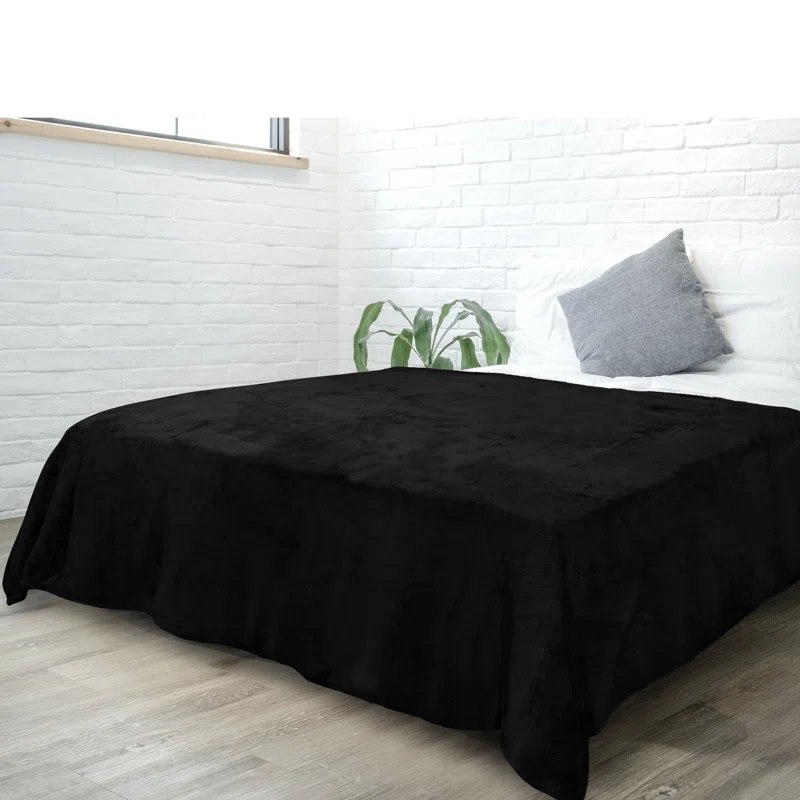 Pavilia Hand Woven Throw Blanket