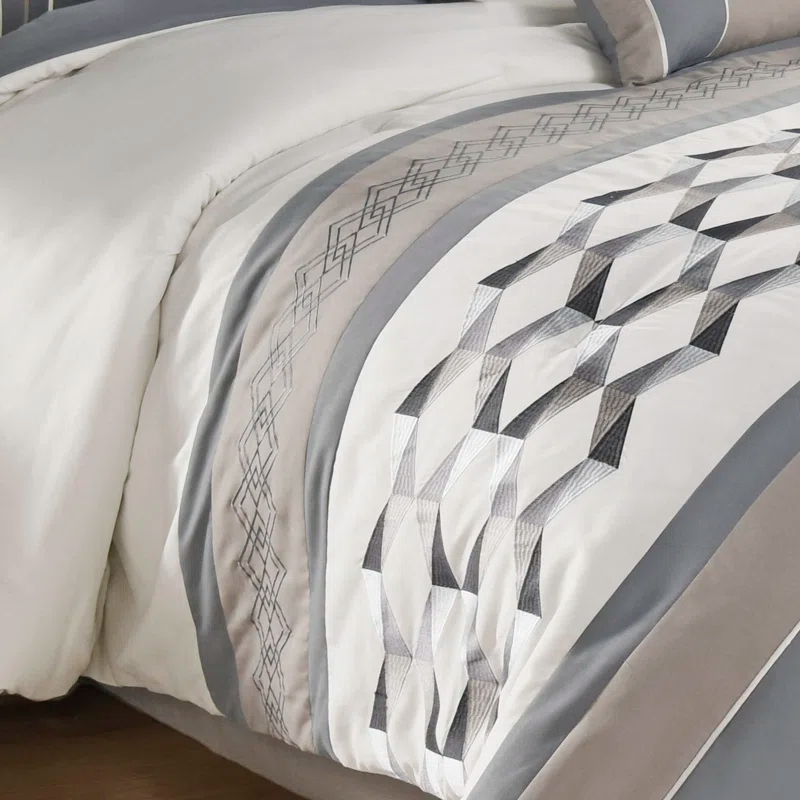 Beren Comforter Set