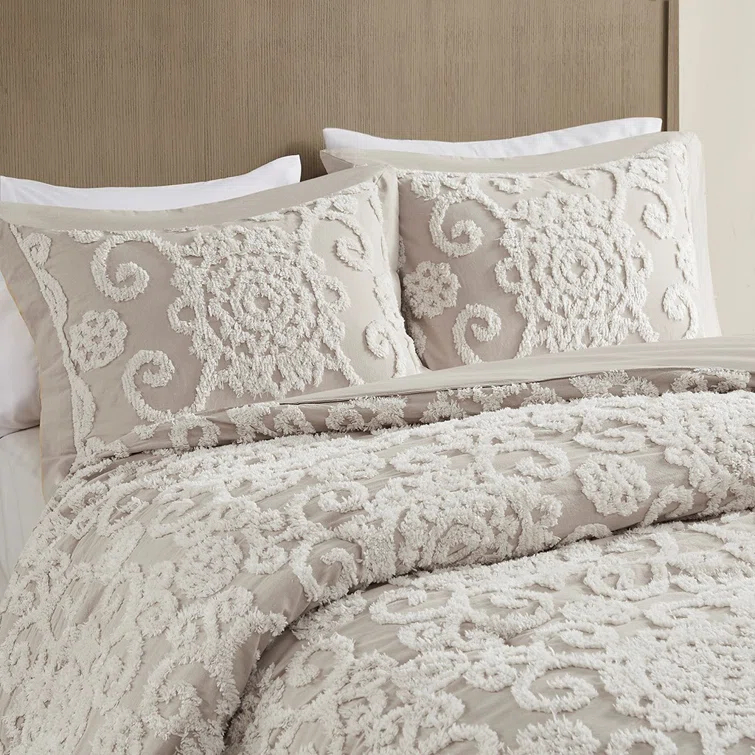 Harbor House Suzanna 100% Cotton Comforter Set with Tufted Medallions