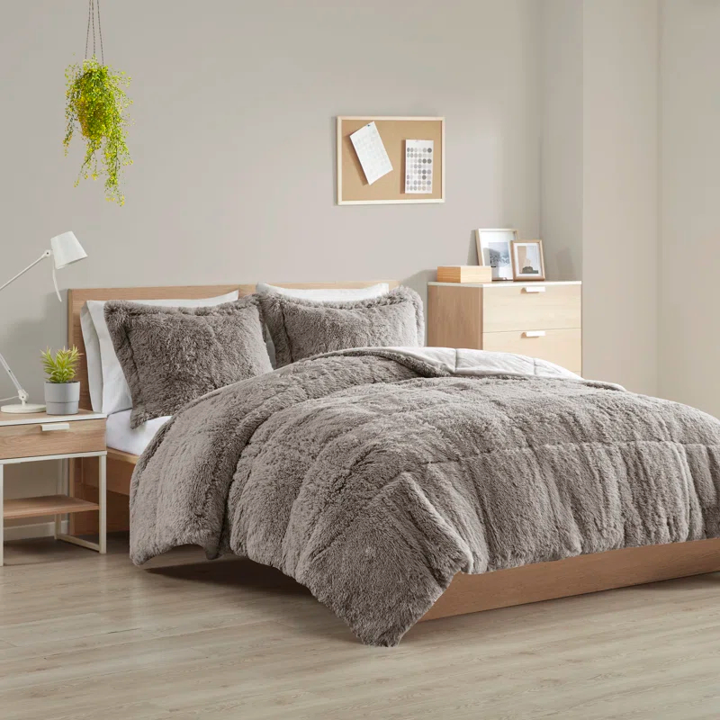Intelligent Design Malea Shaggy Faux Fur Comforter Mini Set