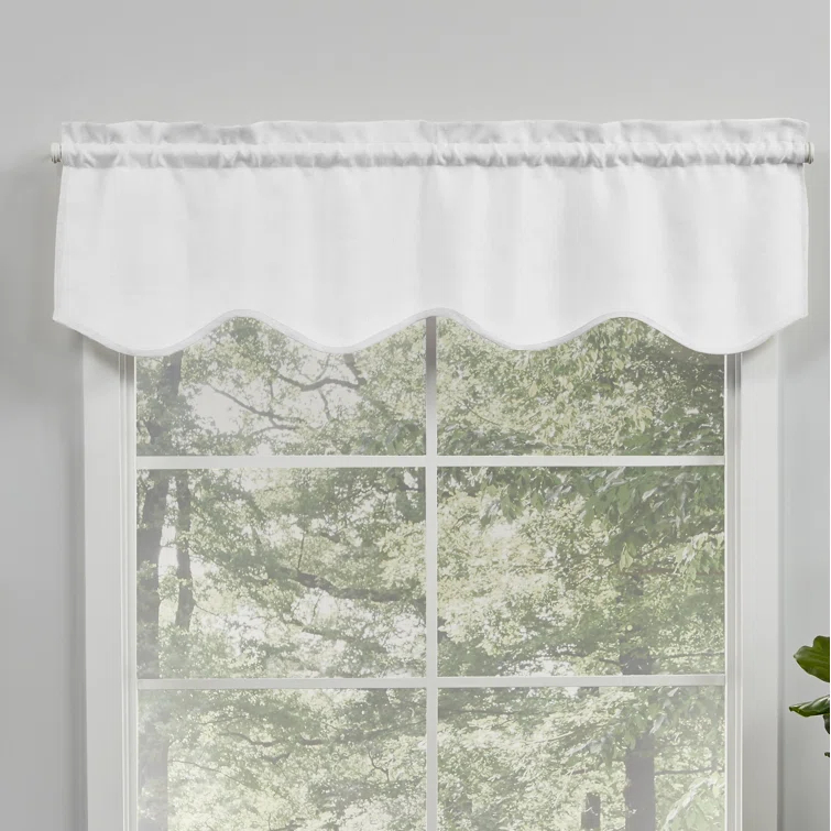 Amalgamated Textiles Exclusive Home Loha Light Filtering Rod Pocket Scalloped Valance