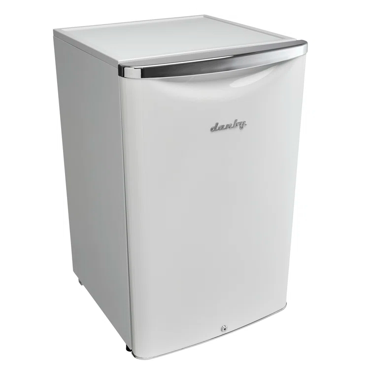 Danby Danby Classic Retro 4.4 Cubic Feet Freestanding Mini Fridge