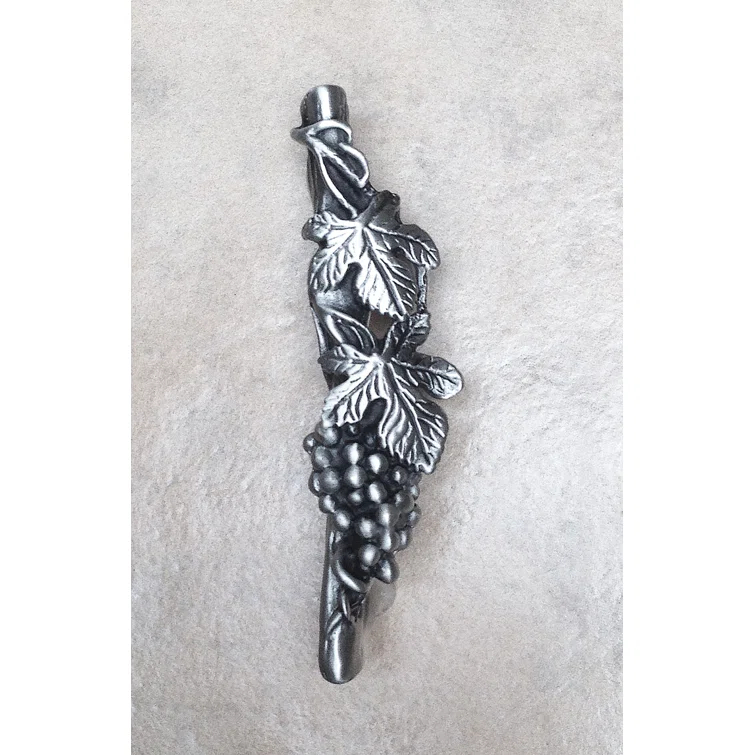 D'Artefax GrapeVine 3" Center to Center Novelty Pull