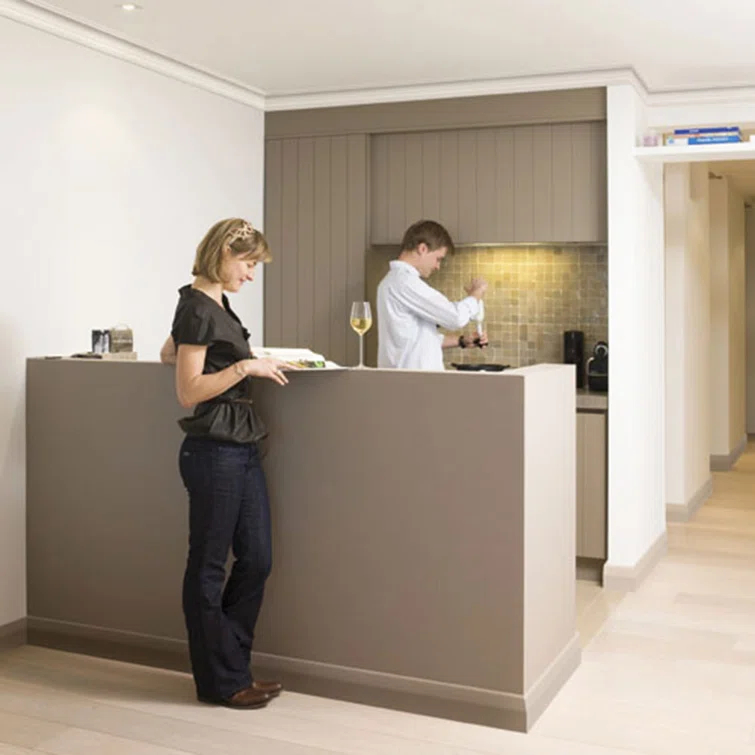 Orac Decor 2.75'' H x 78.75'' W x 2.75'' D Plastic Crown