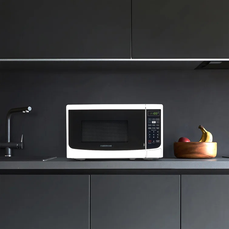 Farberware Farberware Countertop Microwave .7 Cu. Ft. 700-Watt Compact Microwave Oven FMO07ABTWHA