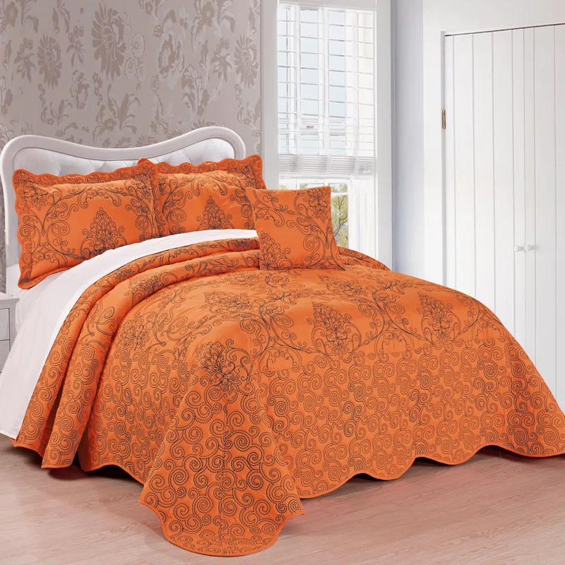 Home Soft Things Damask Embroidery Oversized 4 Piece Quilt Set