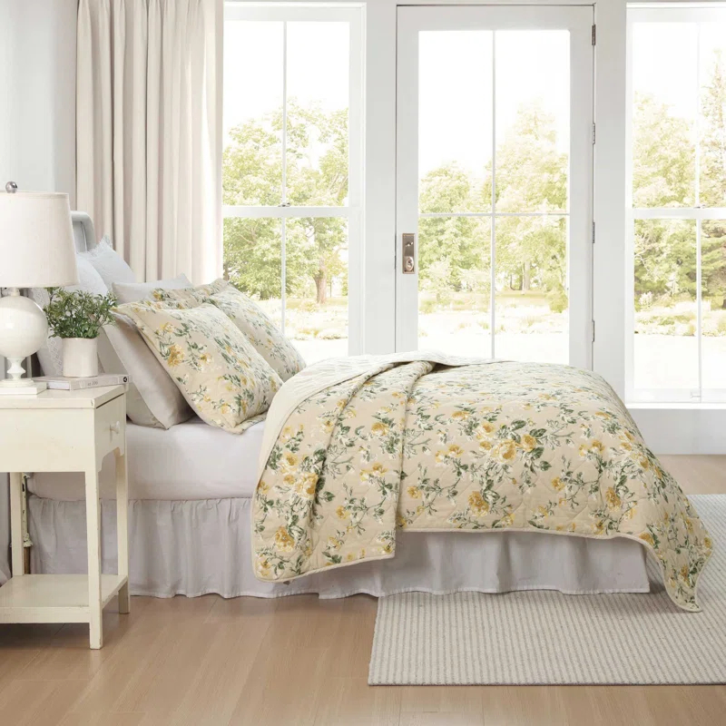 Laura Ashley Laura Ashley Roses Cotton Reversible Gold Quilt Set