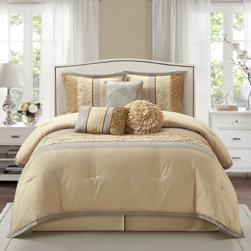 Nanshing America, Inc Riley 7 Piece Glam Comforter Set
