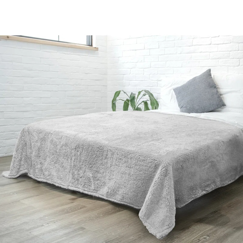 Pavilia Hand Woven Throw Blanket