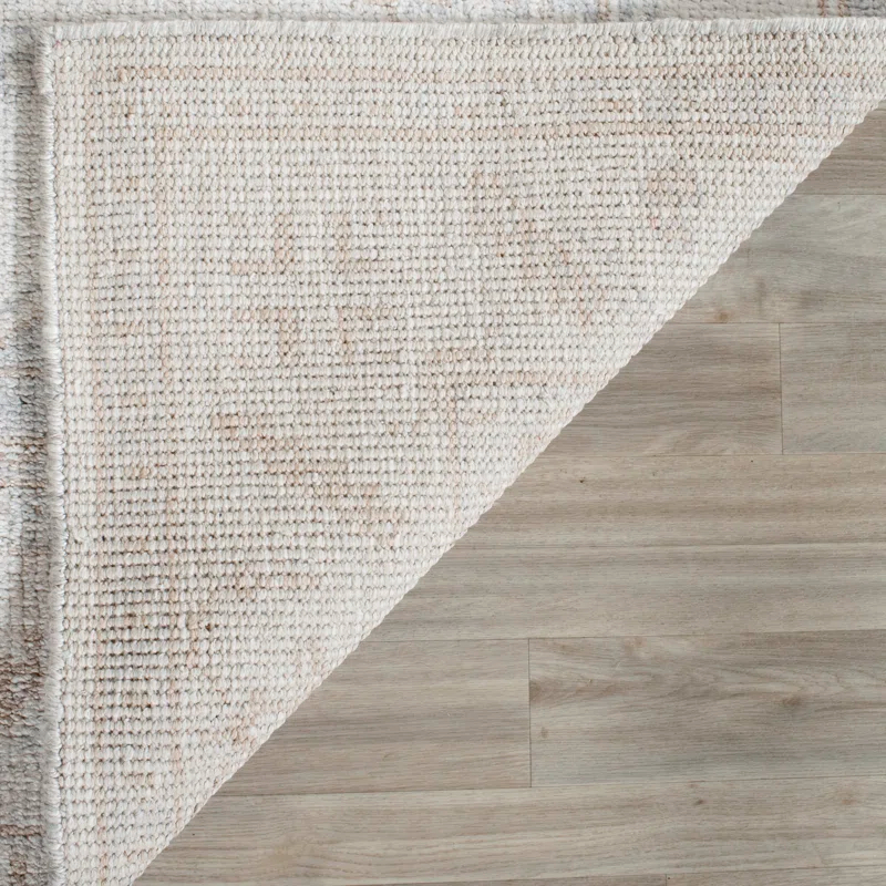 Safavieh Moharaja Hand Knotted Bamboo Silk Oriental Rug