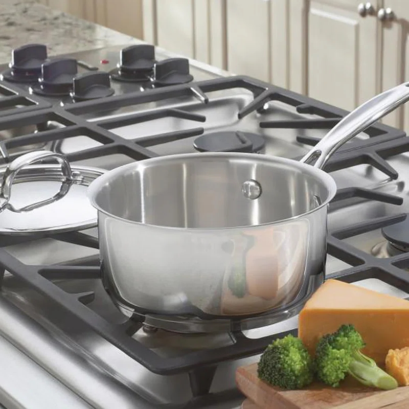 Cuisinart Cuisinart Chef's Classic Stainless Steel 1.5 Quart Saucepan with Lid