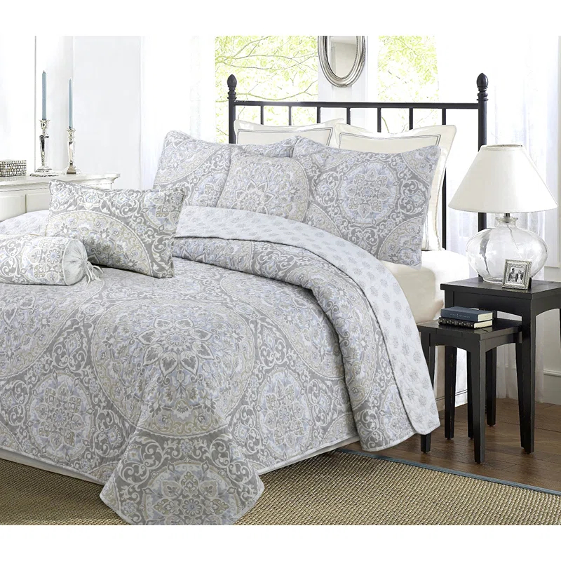 Cozy Line Home Fashion Damask Quilt Set