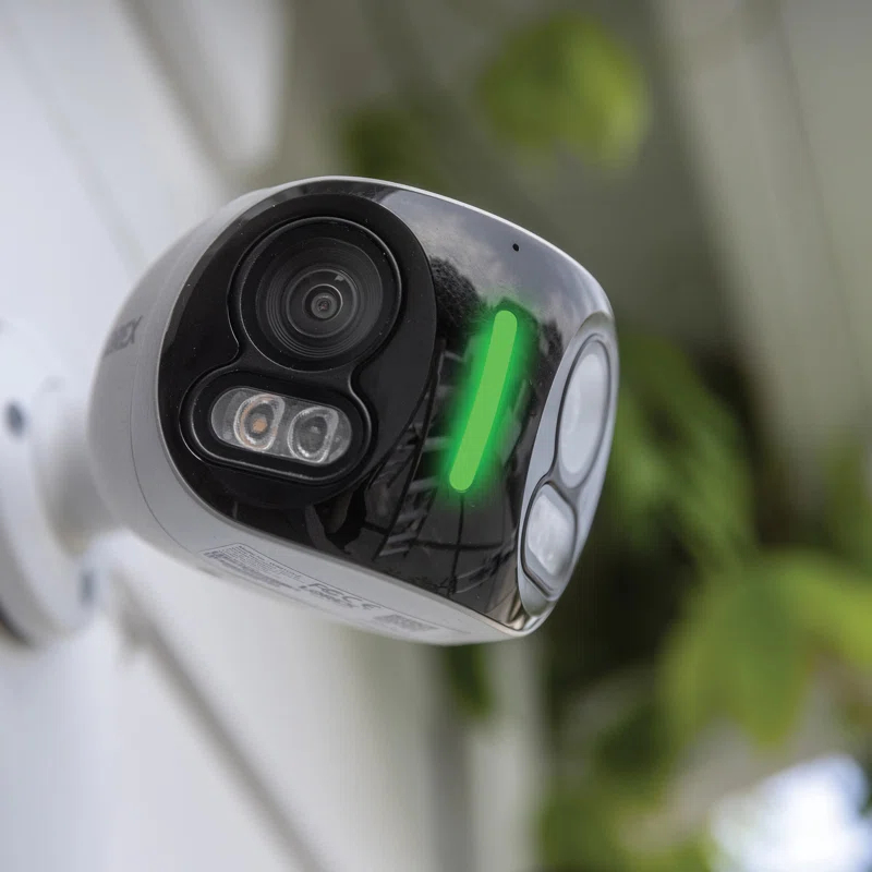Lorex Lorex Wi-Fi 4K Dual-Lens Smart Security Camera with Smart Security Lighting, White, W891UAD-E