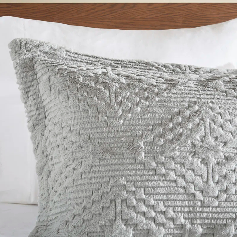 Woolrich Teton Embroidered Plush Quilt Set