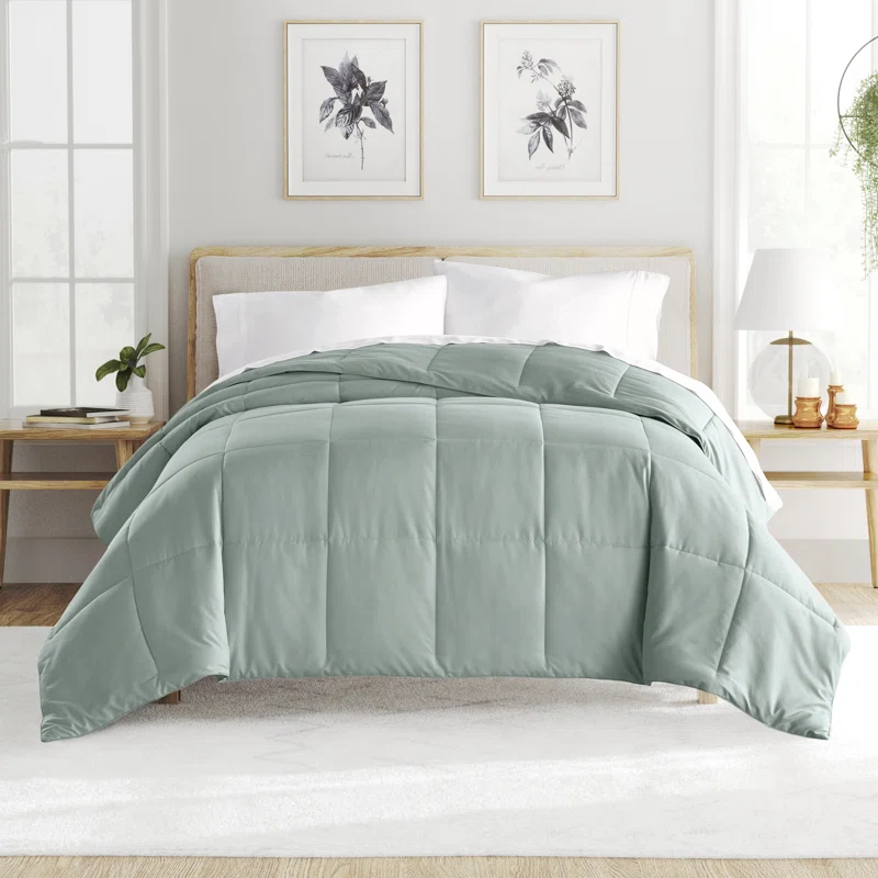 Becky Cameron Becky Cameron Lightweight All Season Down Alternative Comforter