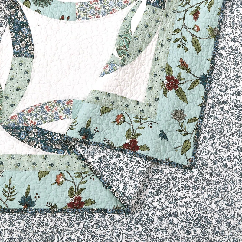 Modern Heirloom Felicity Wedding Ring Quilt Set