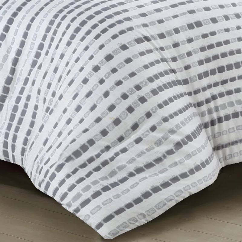 Nara Striped Quilt Set