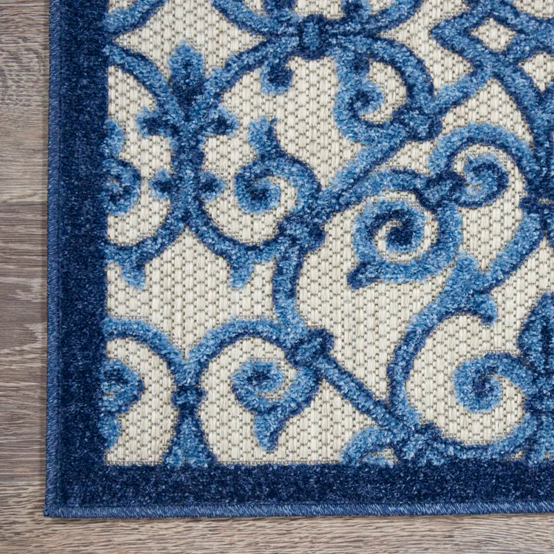 Lark Manor™ Rectangle Isalia 3'6" x 5'6" Area Rug in Blue/Gray