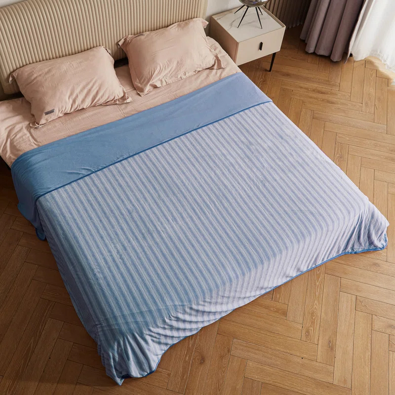 Catalonia Catalonia Lightweight Cooling Blanket for Hot Sleepers