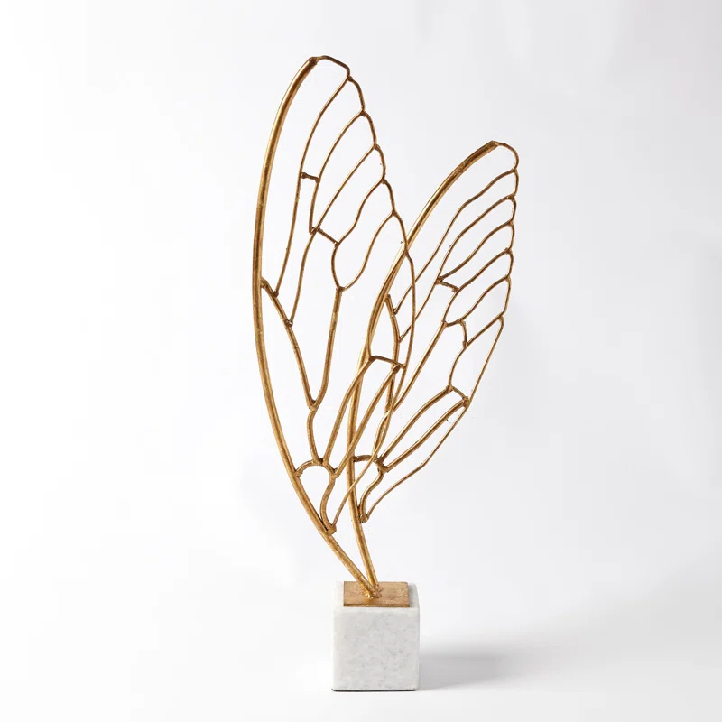 Signature III Figurines & Sculptures