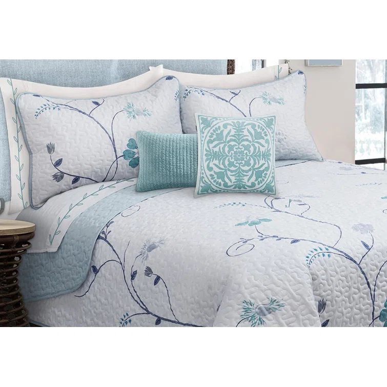 Safdie & Co. Inc. Floral Quilt Set