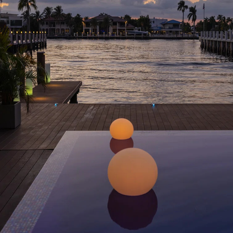 Smart & Green Pearl 10'' Battery Powered Integrated LED Color Changing Outdoor Floating Light