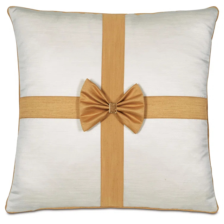 Eastern Accents Holiday Appliqued Throw Pillow