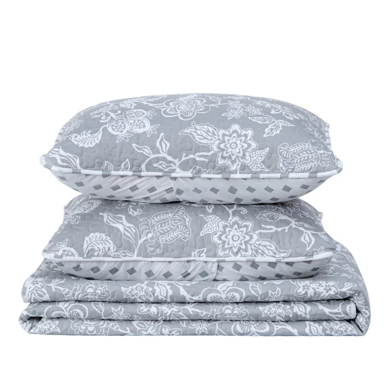 Dainty Floral Reversible Quilt Set with Shams