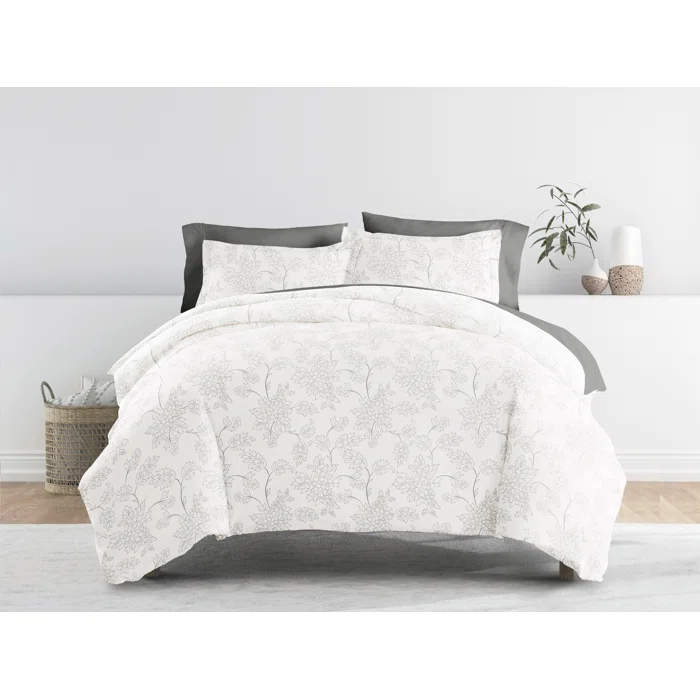 IEnjoy Home 8-Piece Reversible Bedding Bundle - Patterned Duvet Cover, Comforter Insert and Solid Sheet Set