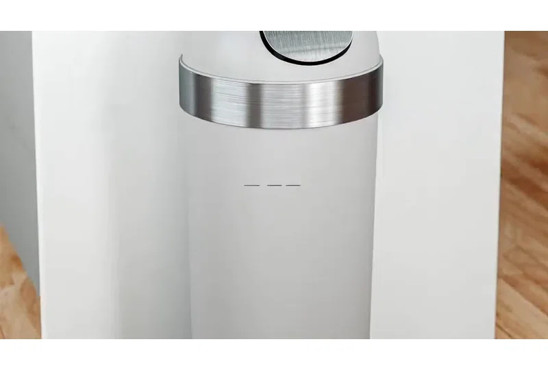 Umbra Venti Plastic Swing Top Trash Can - 16 Gallons