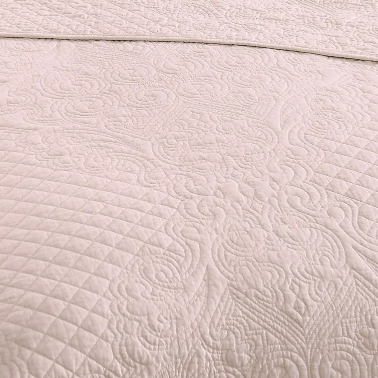 American Traditions French Tile Scalloped Quilt Set Cotton Standard Quilt Set