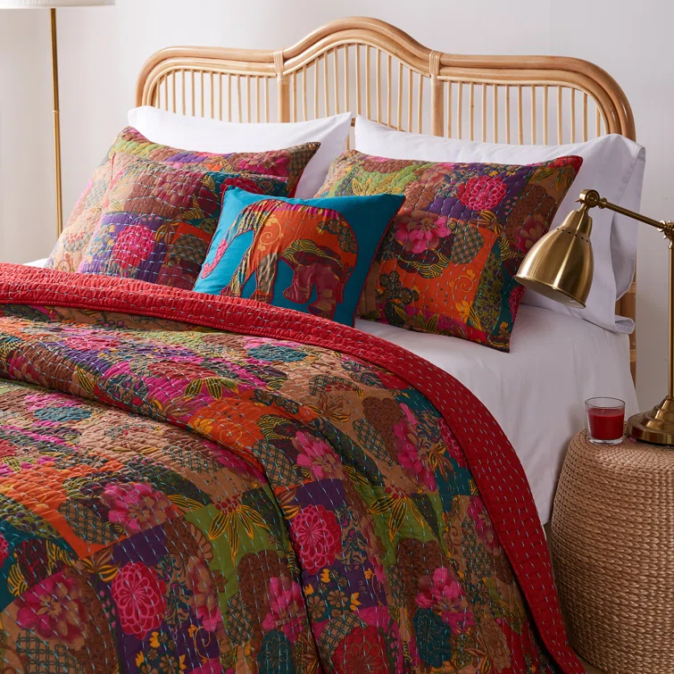 Greenland Home Fashions Jewel Boho Patchwork Print Quilt Set with Throw Pillows