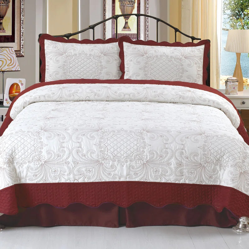 Juliette Classic Embroidered Twin Quilt with Pillow Sham - Machine Washable Lightweight Bedding