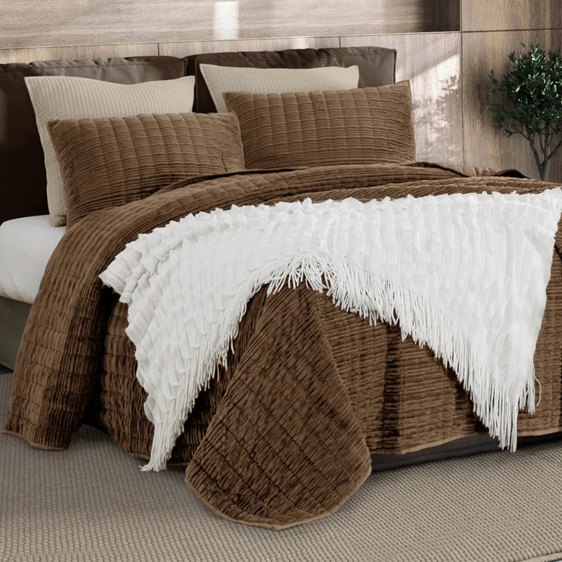 Wonderful Velvet Reversible 3 Piece Quilt Set