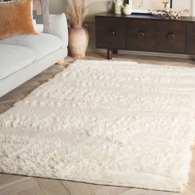 Safavieh Casablanca 473 Hand Woven Wool Pile Solid Color Rug