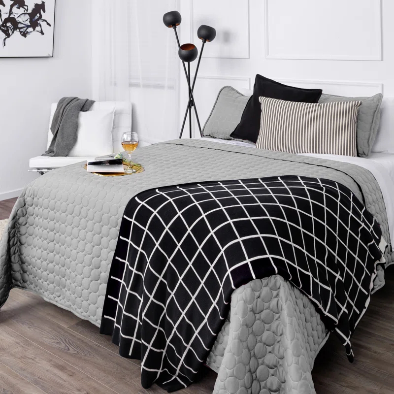 Southshore Fine Linens Lightweight Oversized Reversible Quilt Set with shams & Reviews | Wayfair