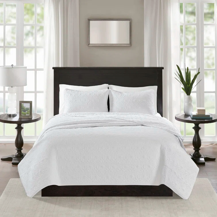 Madison Park Quebec Reversible Quilt Set