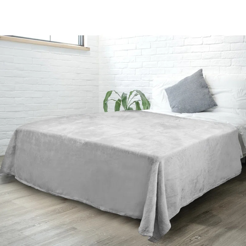 Pavilia Hand Woven Throw Blanket