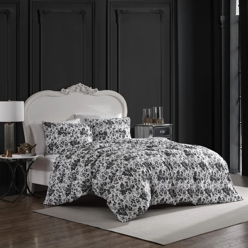 Betsey Johnson Betseys Toile Reversible Black Duvet Cover Set