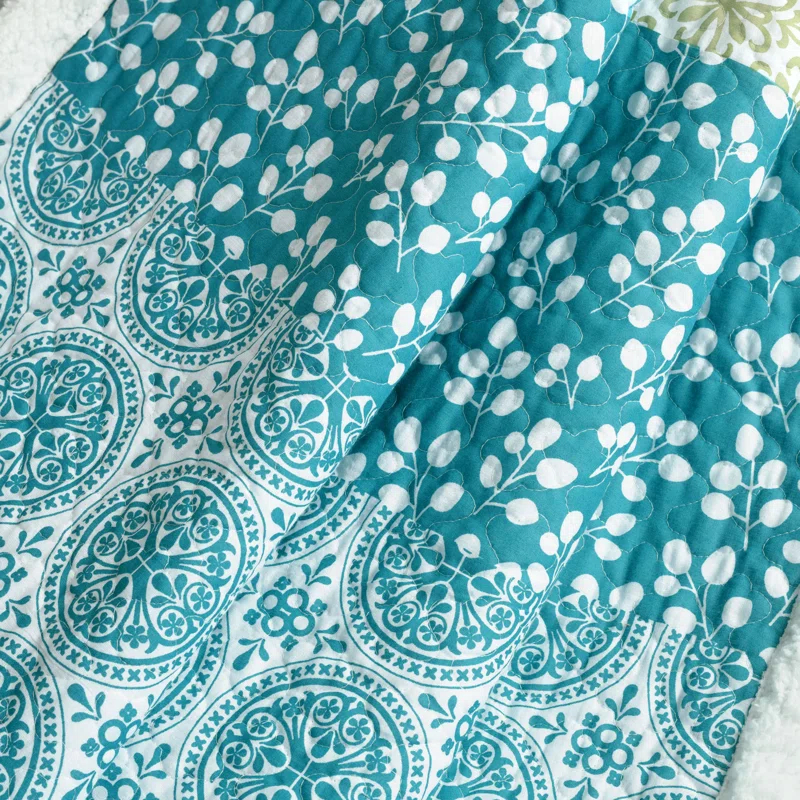 Lush Decor Gyeong Throw