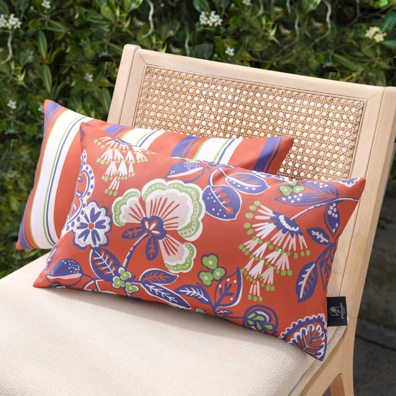 Phantoscope Outdoor Floral Colleciton Indoor/Outdoor Reversible Throw Pillow (Set of 2)