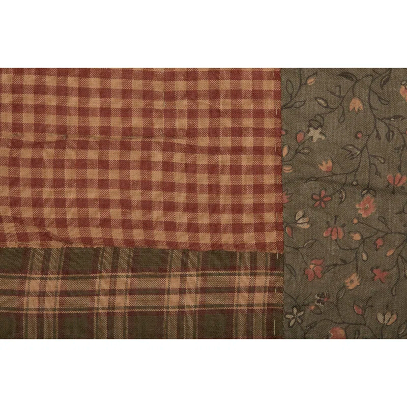 VHC Brands Crosswoods Farmhouse / Country Cotton Patchwork Quilt