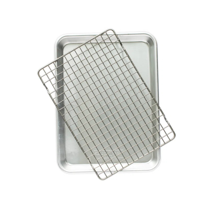 Nordic Ware Nordic Ware Naturals® Quarter Sheet with Oven-Safe Nonstick Grid