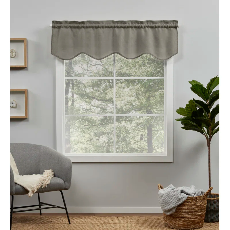 Amalgamated Textiles Exclusive Home Loha Light Filtering Rod Pocket Scalloped Valance