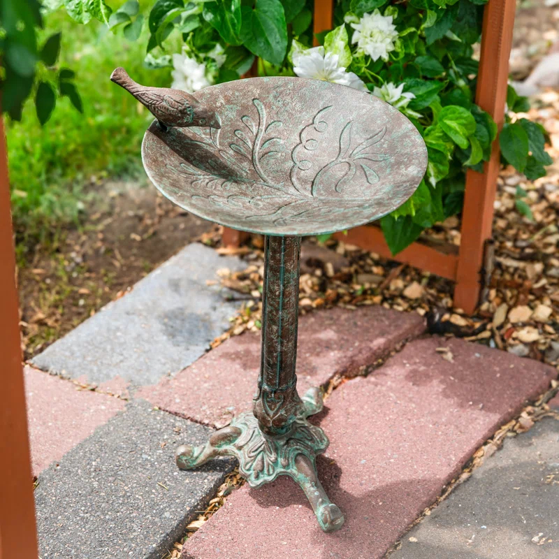 SunnyDaze Decor Ivy and Sage Freestanding Cast Aluminum Outdoor Bird Bath - Rustic Patina